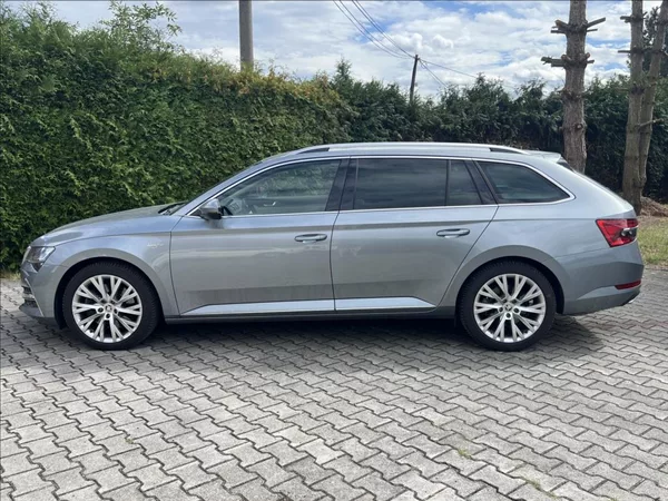 Škoda Superb 2,0 TSi L&K 4x4 DSG 272PS LED - foto 2