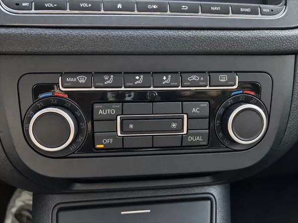 Volkswagen Tiguan 1,4 Tsi trend&Fun - foto 25