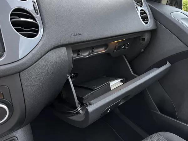 Volkswagen Tiguan 1,4 Tsi trend&Fun - foto 27