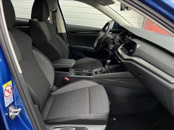 Škoda Octavia 2,0 TDI 85kW Ambition Combi - foto 21