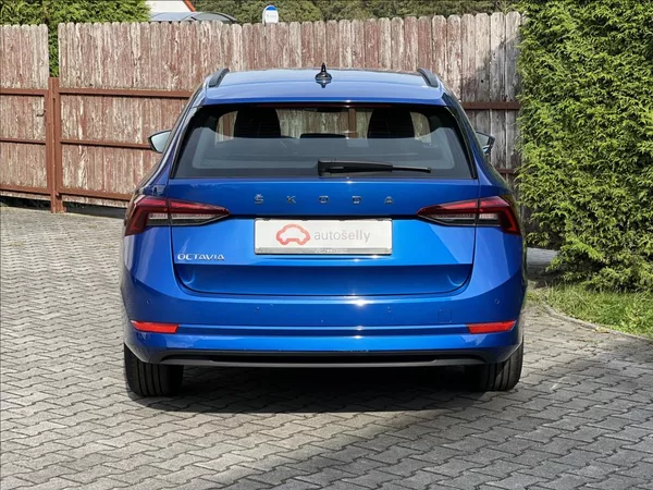 Škoda Octavia 2,0 TDI 85kW Ambition Combi - foto 4
