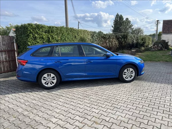 Škoda Octavia 2,0 TDI 85kW Ambition Combi - foto 6