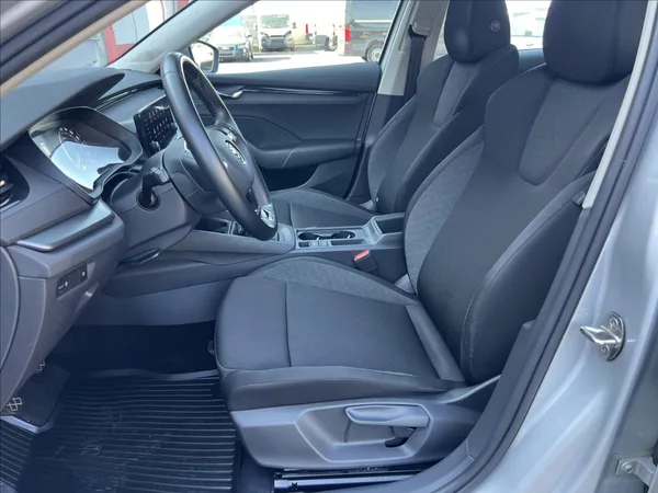 Škoda Octavia 2,0 TDI 85kW Active Combi - foto 10