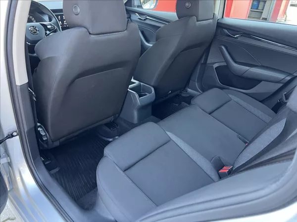 Škoda Octavia 2,0 TDI 85kW Active Combi - foto 14