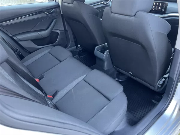 Škoda Octavia 2,0 TDI 85kW Active Combi - foto 17