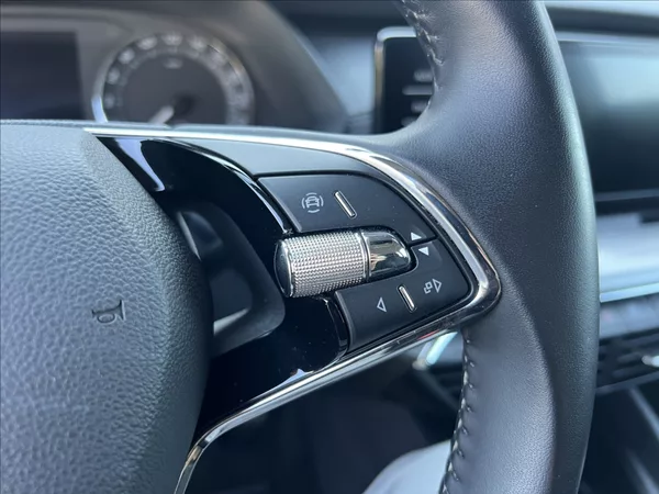 Škoda Octavia 2,0 TDI 85kW Active Combi - foto 26