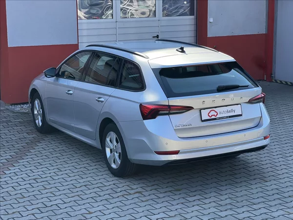 Škoda Octavia 2,0 TDI 85kW Active Combi - foto 3