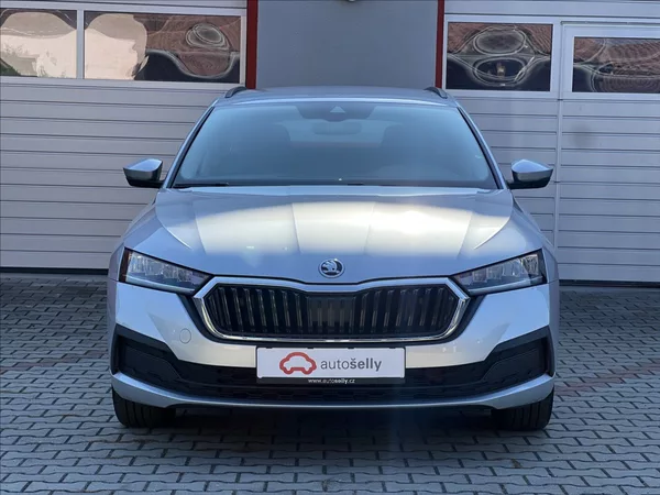 Škoda Octavia 2,0 TDI 85kW Active Combi - foto 8