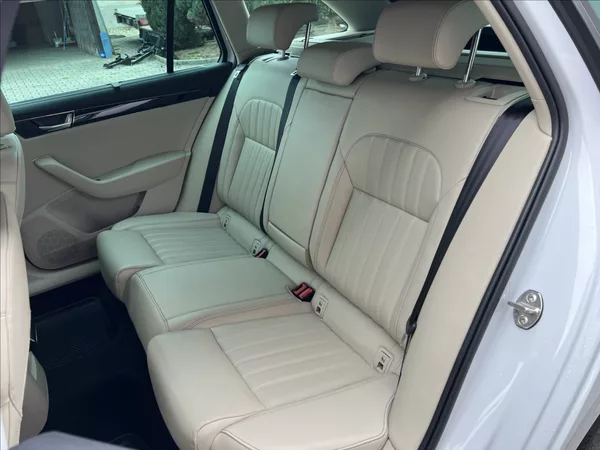 Škoda Superb 2,0 TDI 200HP L&K DSG 4X4 - foto 11