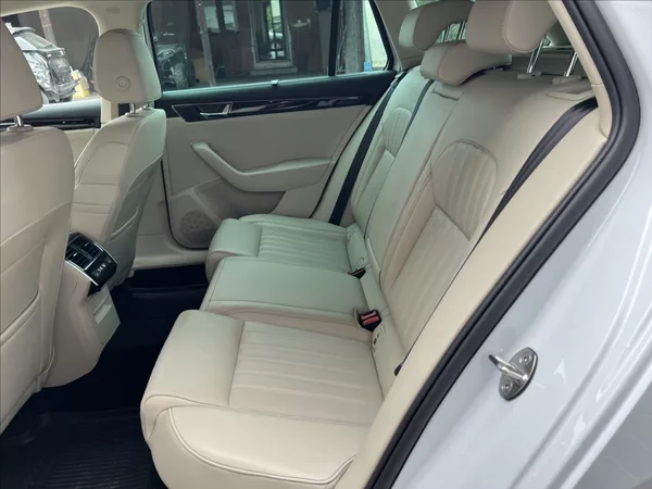 Škoda Superb 2,0 TDI 200HP L&K DSG 4X4 - foto 12