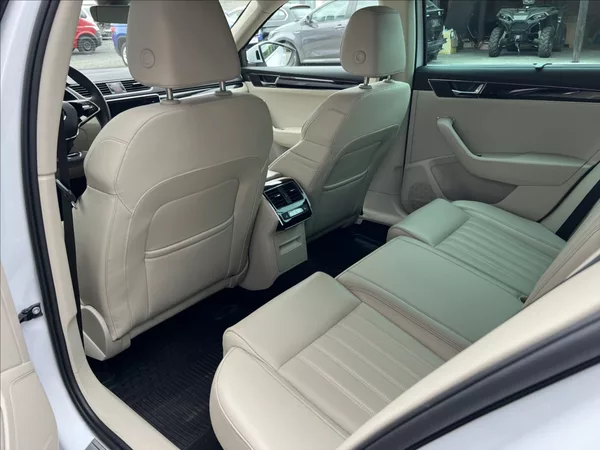 Škoda Superb 2,0 TDI 200HP L&K DSG 4X4 - foto 13