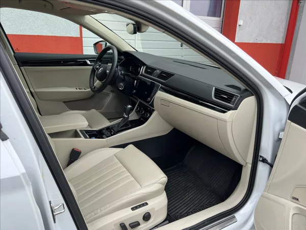 Škoda Superb 2,0 TDI 200HP L&K DSG 4X4 - foto 18