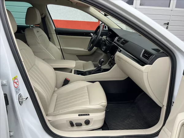Škoda Superb 2,0 TDI 200HP L&K DSG 4X4 - foto 19