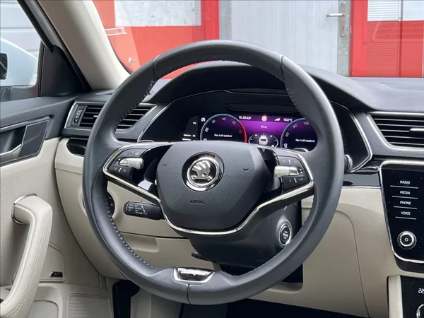 Škoda Superb 2,0 TDI 200HP L&K DSG 4X4 - foto 23