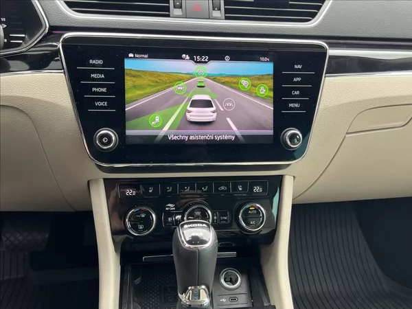 Škoda Superb 2,0 TDI 200HP L&K DSG 4X4 - foto 28
