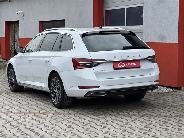 Škoda Superb 2,0 TDI 200HP L&K DSG 4X4 - foto 3