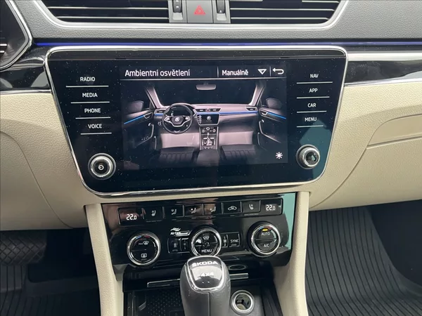 Škoda Superb 2,0 TDI 200HP L&K DSG 4X4 - foto 31