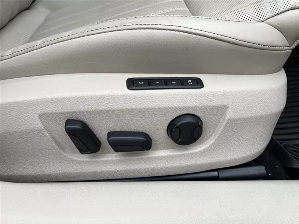 Škoda Superb 2,0 TDI 200HP L&K DSG 4X4 - foto 38