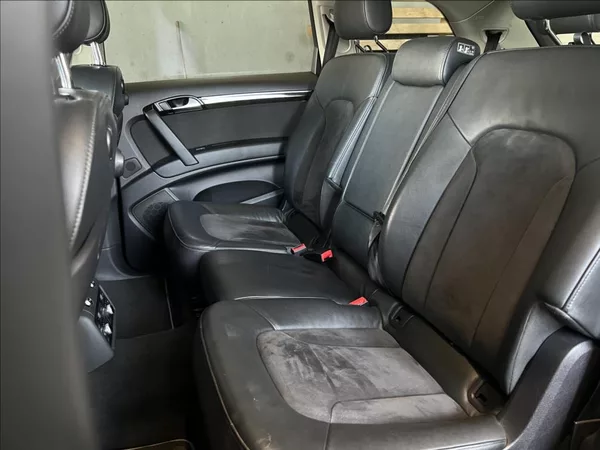 Audi Q7 3,0 TDi QUATTRO 7-MÍST - foto 12