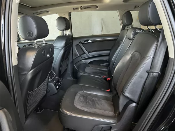 Audi Q7 3,0 TDi QUATTRO 7-MÍST - foto 13