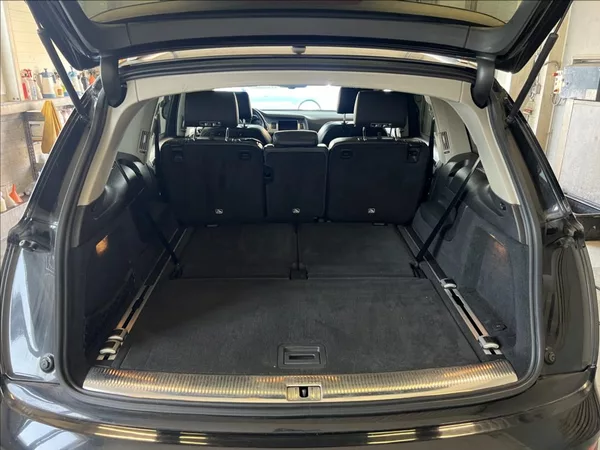 Audi Q7 3,0 TDi QUATTRO 7-MÍST - foto 16