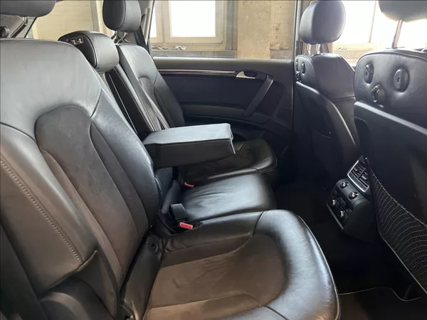 Audi Q7 3,0 TDi QUATTRO 7-MÍST - foto 19