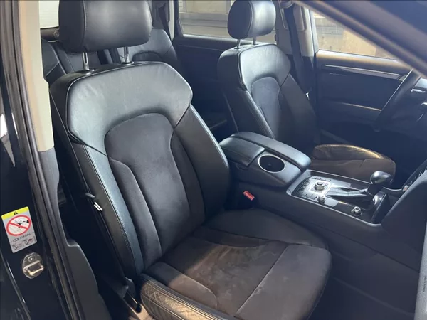 Audi Q7 3,0 TDi QUATTRO 7-MÍST - foto 23