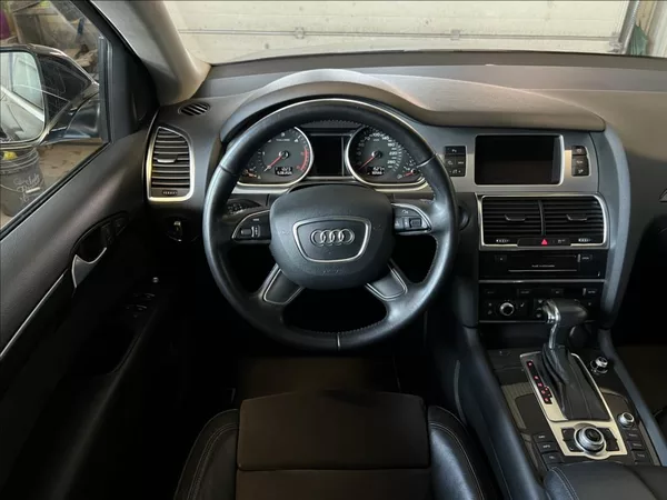 Audi Q7 3,0 TDi QUATTRO 7-MÍST - foto 24