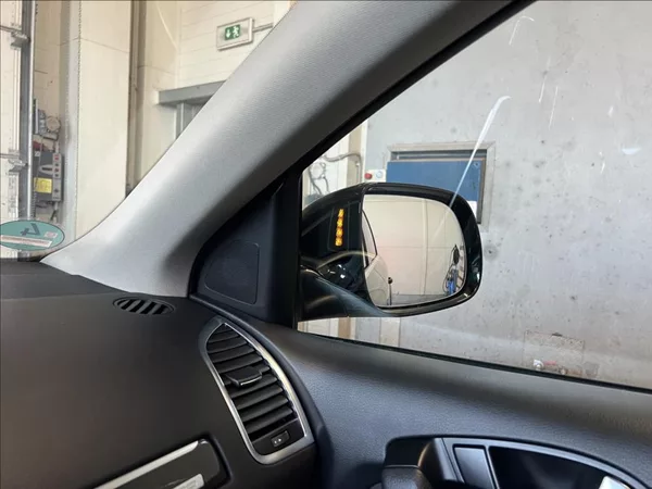 Audi Q7 3,0 TDi QUATTRO 7-MÍST - foto 28