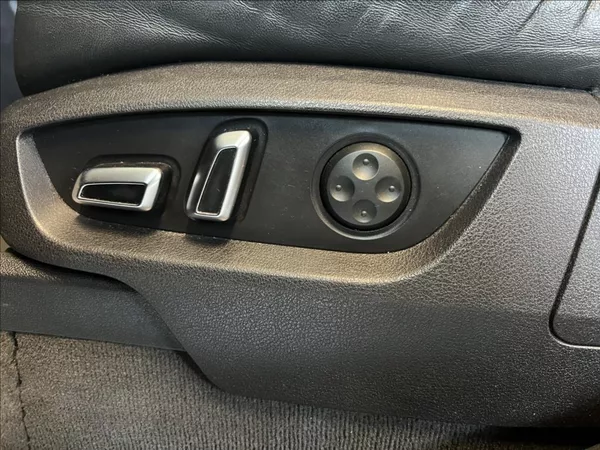 Audi Q7 3,0 TDi QUATTRO 7-MÍST - foto 33