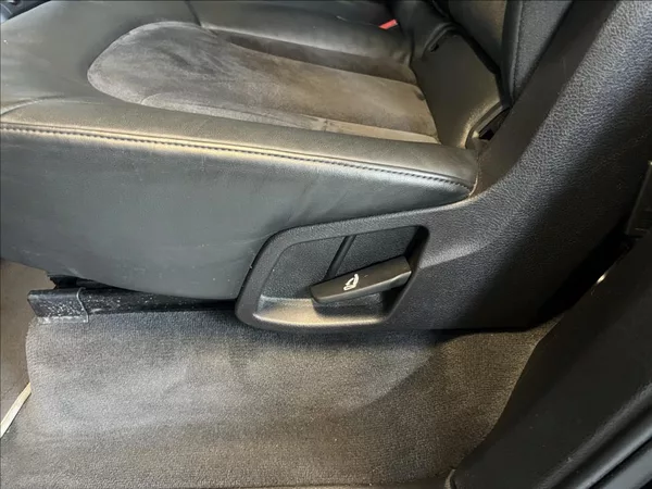 Audi Q7 3,0 TDi QUATTRO 7-MÍST - foto 34