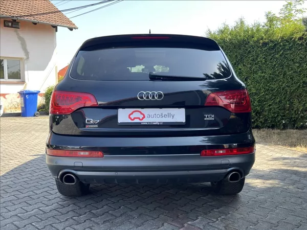 Audi Q7 3,0 TDi QUATTRO 7-MÍST - foto 4