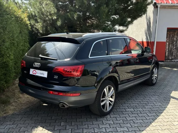 Audi Q7 3,0 TDi QUATTRO 7-MÍST - foto 5