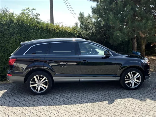Audi Q7 3,0 TDi QUATTRO 7-MÍST - foto 6