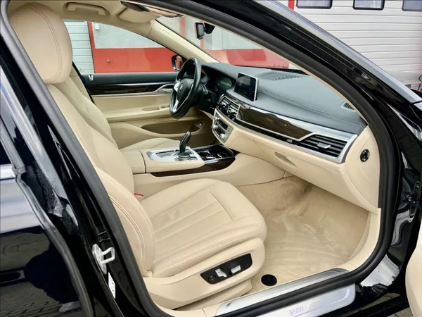 BMW Řada 7 3,0 730d xDrive záruka 2027 - foto 21