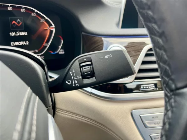 BMW Řada 7 3,0 730d xDrive záruka 2027 - foto 26