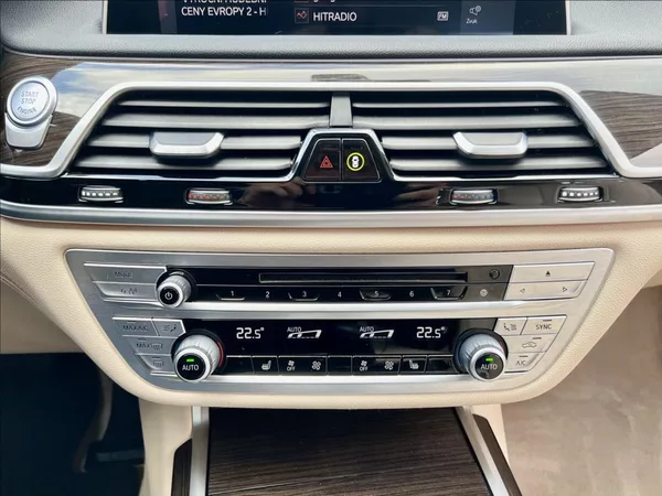 BMW Řada 7 3,0 730d xDrive záruka 2027 - foto 40