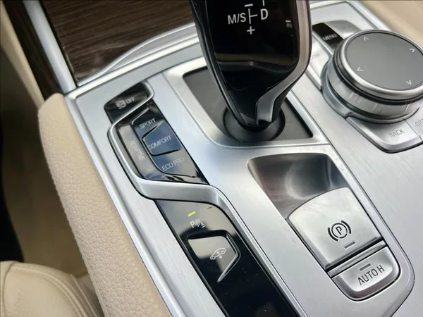 BMW Řada 7 3,0 730d xDrive záruka 2027 - foto 43