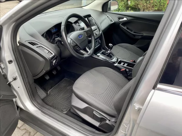 Ford Focus 1,5 TDCi NAVI VÝHŘEV - foto 11