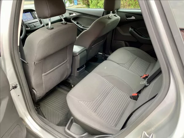 Ford Focus 1,5 TDCi NAVI VÝHŘEV - foto 13