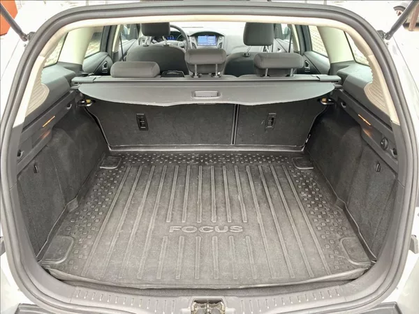 Ford Focus 1,5 TDCi NAVI VÝHŘEV - foto 14
