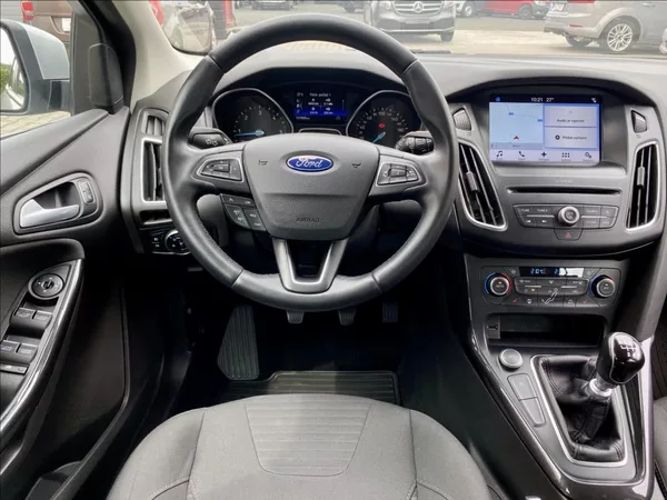 Ford Focus 1,5 TDCi NAVI VÝHŘEV - foto 21