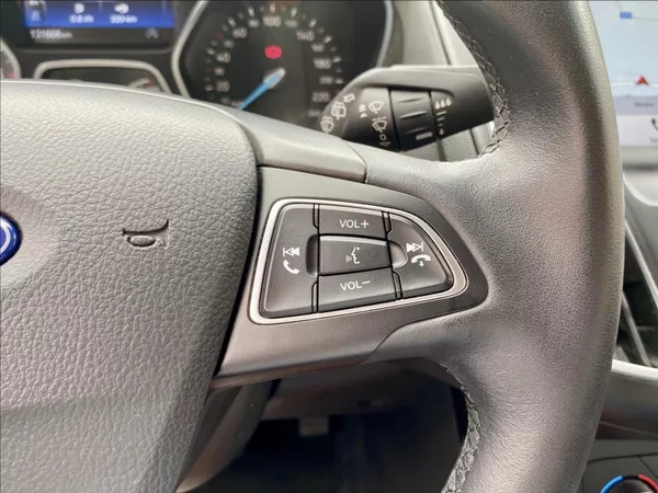 Ford Focus 1,5 TDCi NAVI VÝHŘEV - foto 26