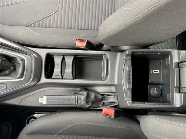 Ford Focus 1,5 TDCi NAVI VÝHŘEV - foto 36