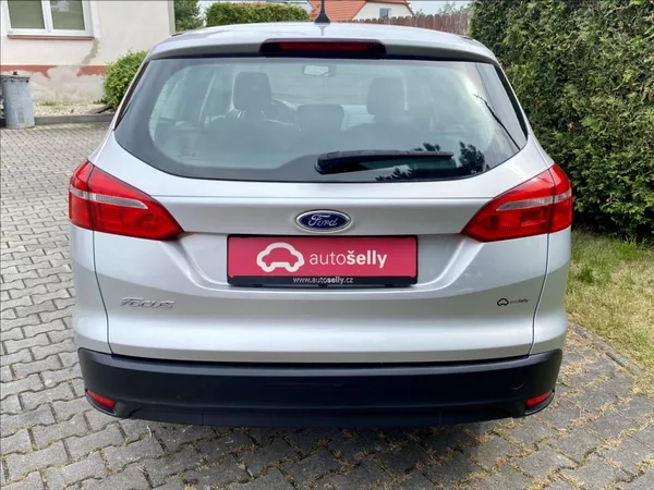 Ford Focus 1,5 TDCi NAVI VÝHŘEV - foto 4