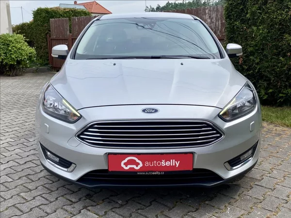 Ford Focus 1,5 TDCi NAVI VÝHŘEV - foto 8