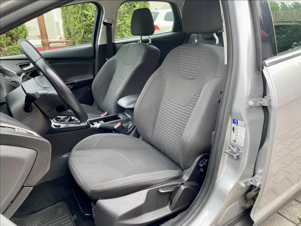 Ford Focus 1,5 TDCi NAVI VÝHŘEV - foto 9