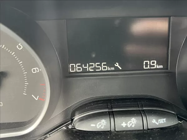 Peugeot 2008 1,2 i Allure klima ALU - foto 7