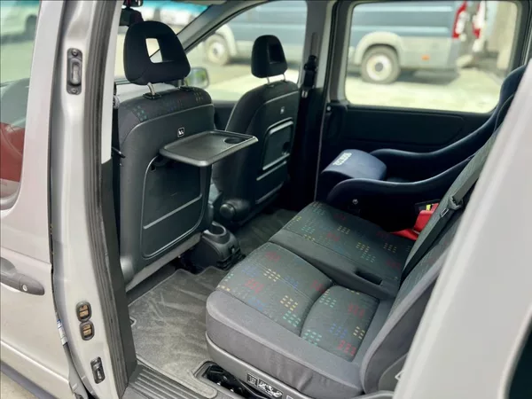 Mercedes-Benz Vaneo 170 CDi / KLIMA - foto 14