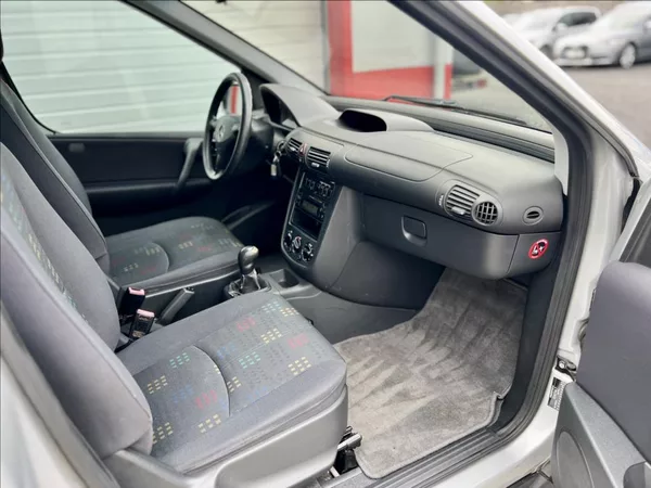Mercedes-Benz Vaneo 170 CDi / KLIMA - foto 23
